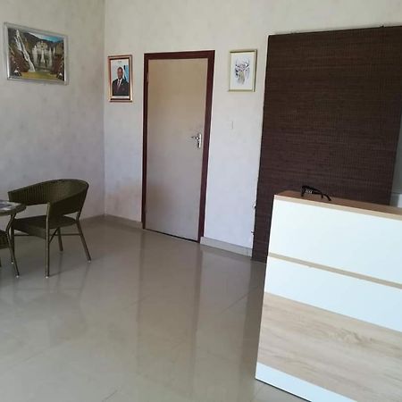 Lee Bed & Breakfast Francistown Exterior photo